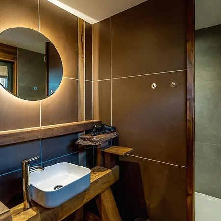 Chalet Le Petit Bes By Leavetown Vacations