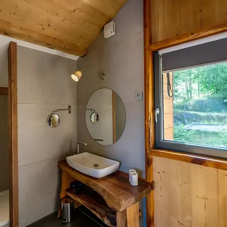 Le Petit Bes By Leavetown Vacations Chalet